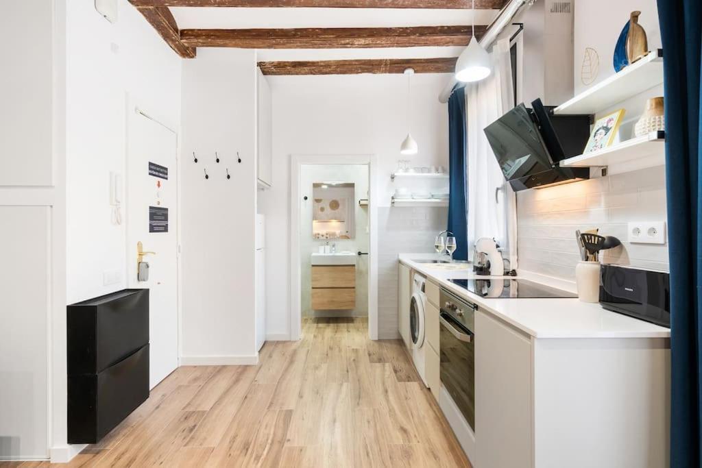 Almirall 32 Apartment